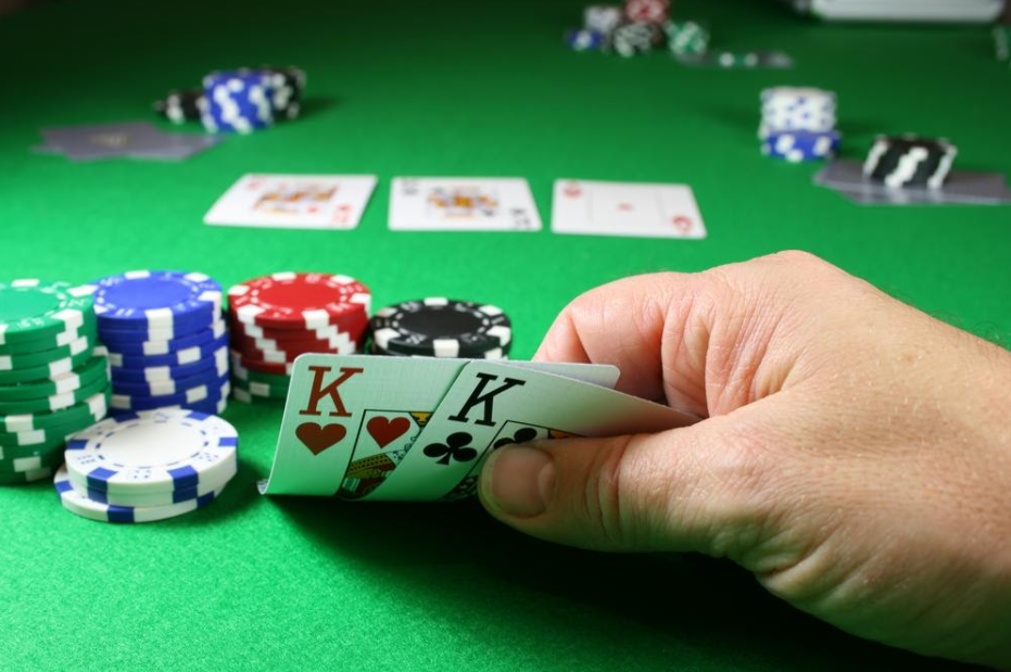 Giới thiệu chi tiết và dễ hiểu nhất về baccarat ee88